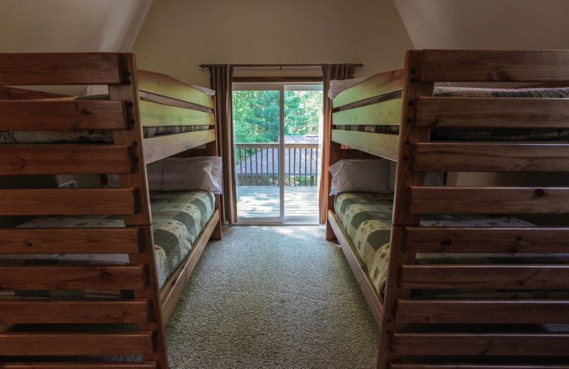 Chalet bunk beds at Old Man's Cave Chalets.