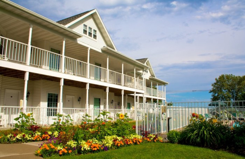 Exterior view of Bay Breeze Resort.