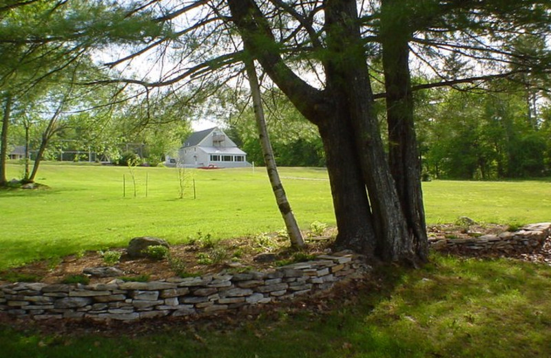 Exterior view of Highland Lake Resort.