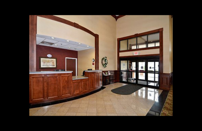 Lobby view at Comfort Suites - Twinsburg.