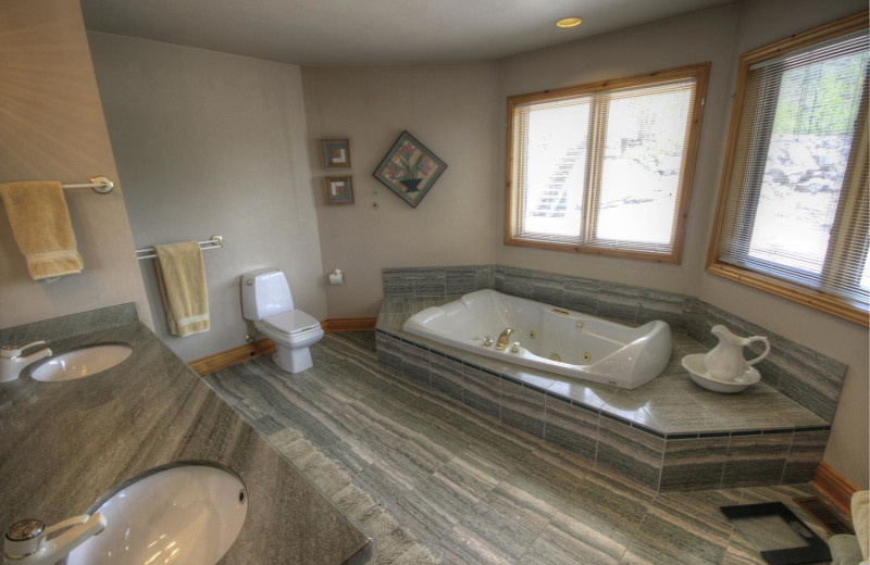 Rental bathroom at Muskoka District Rentals.
