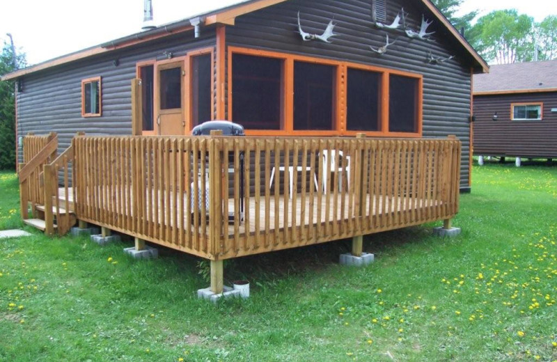 Cabin exterior at Silv'ry Moon Lodge.