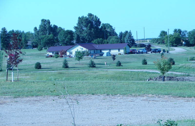 Exterior view of Elm Lake Lodge.