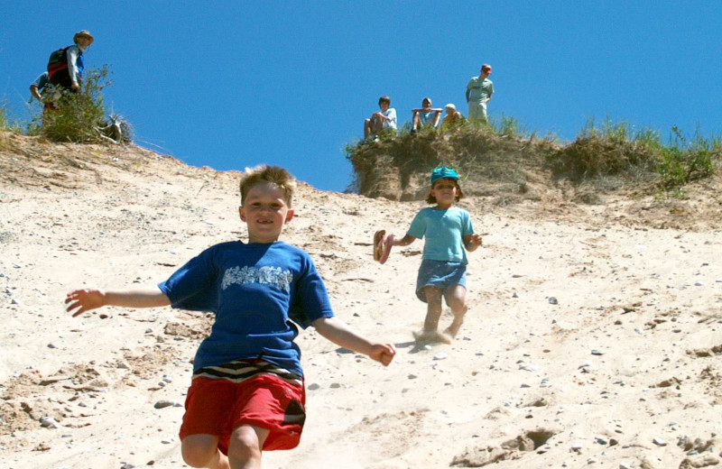 Kids on beach at Watervale Inn.