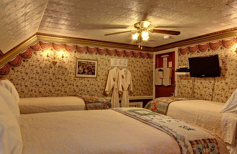 Three bed guest room at Frisco Lodge.