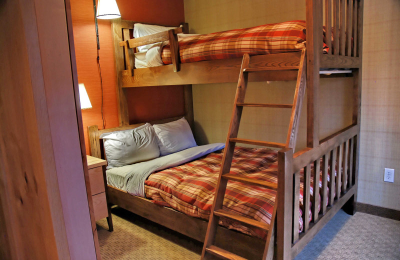 Guest bedroom at Inns of Banff.