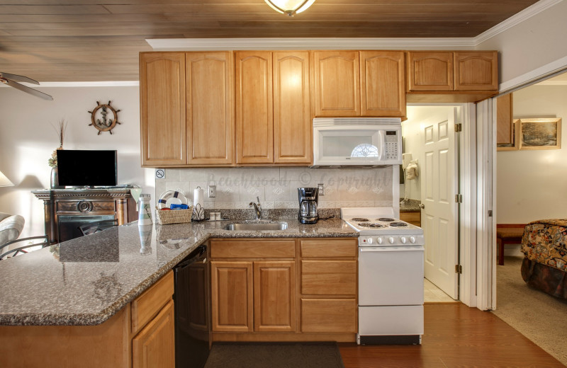 Guest kitchen at Beachwood Resort Condos.