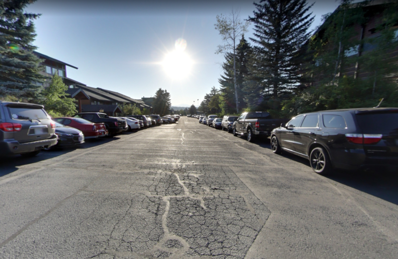 Exterior view of Stoneridge Resort.