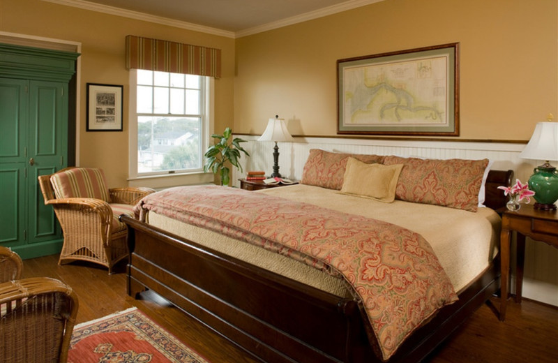 Guest Room at Elizabeth Pointe Lodge