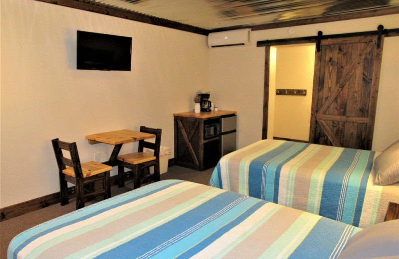 Motel bedroom at Lynnhurst Family Resort.
