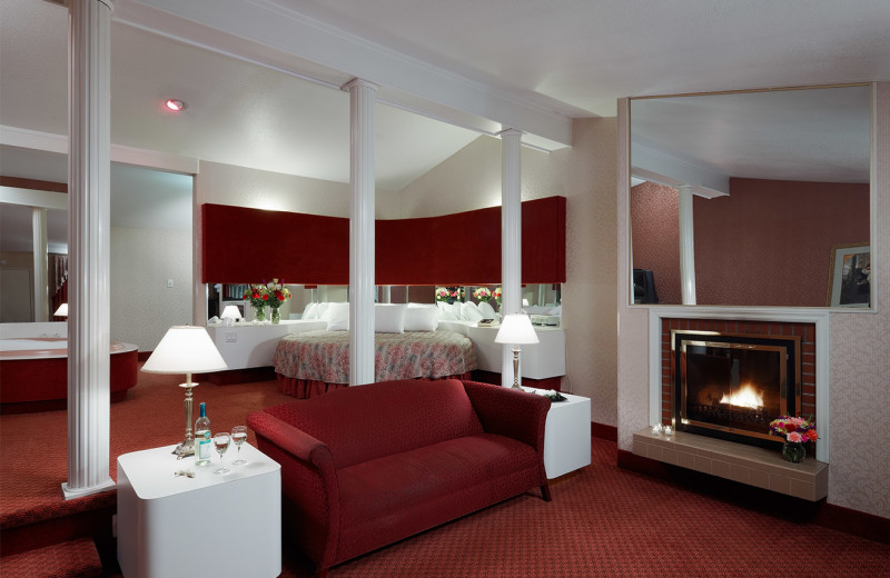 Guest room at Cove Haven Entertainment Resorts.