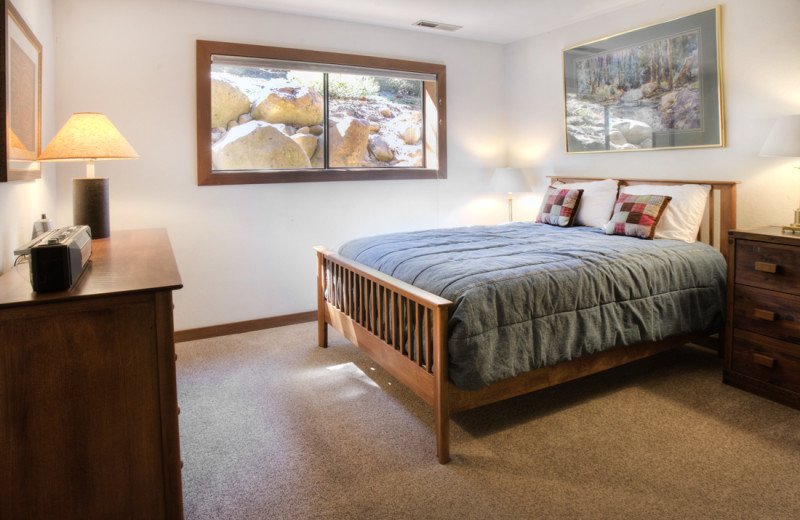 Guest bedroom at Chinquapin.