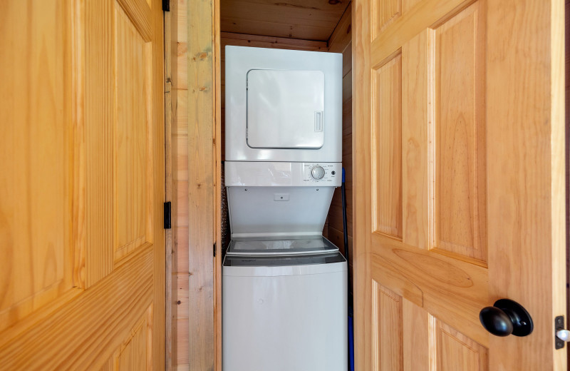 Laundry room at American Patriot Getaways - High Country.