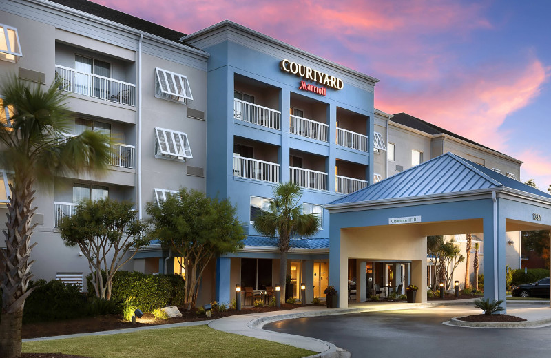 Exterior view of Courtyard by Marriott Myrtle Beach Broadway.