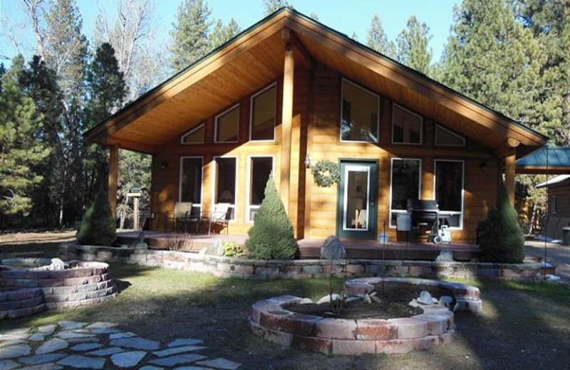 Cabin exterior at Idaho Cabin Keepers.