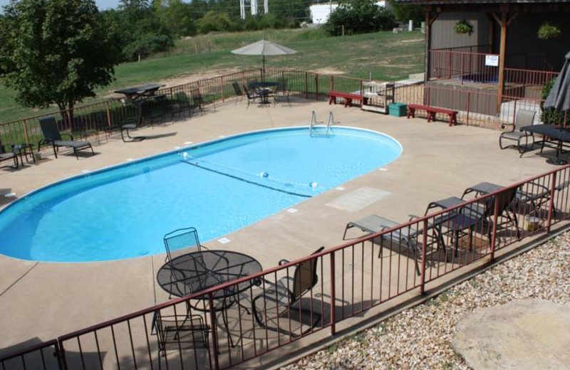 Outdoor pool at Outback Roadhouse Inn.