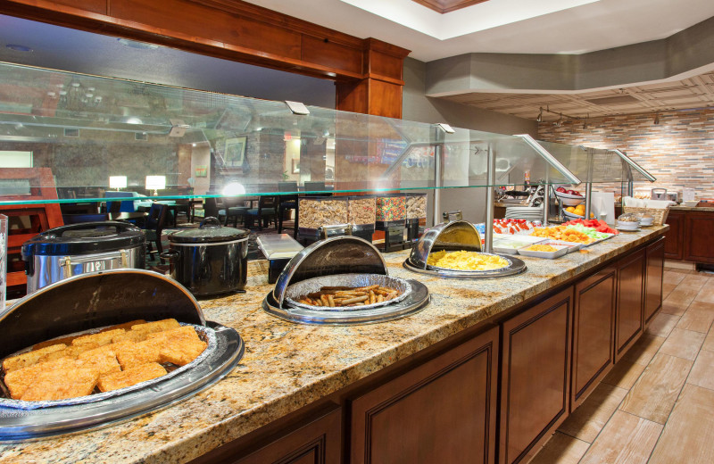 Dining at Staybridge Suites Irvine East/Lake Forest.