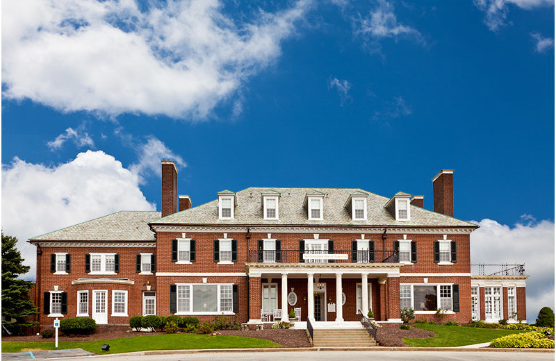 Exterior view of The Georgian Inn of Somerset.