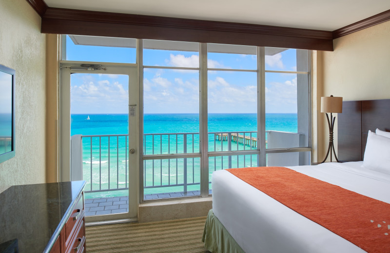 Guest room at Newport Beachside Resort.