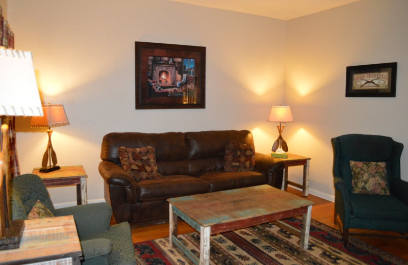 Cabin living room at Mulberry Mountain Lodging & Events.