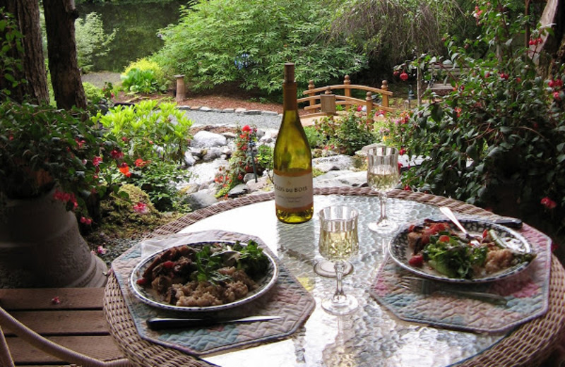 Patio dining at Pearson's Pond Luxury Inn and Adventure Spa.