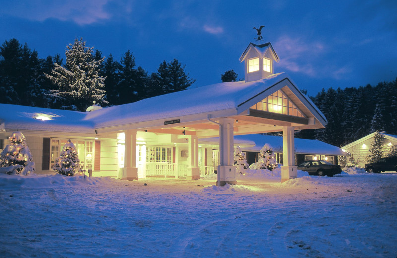 Exterior view of Golden Eagle Resort.