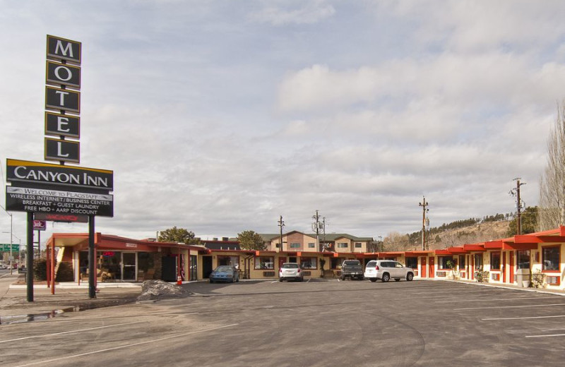 Exterior view of Canyon Inn.