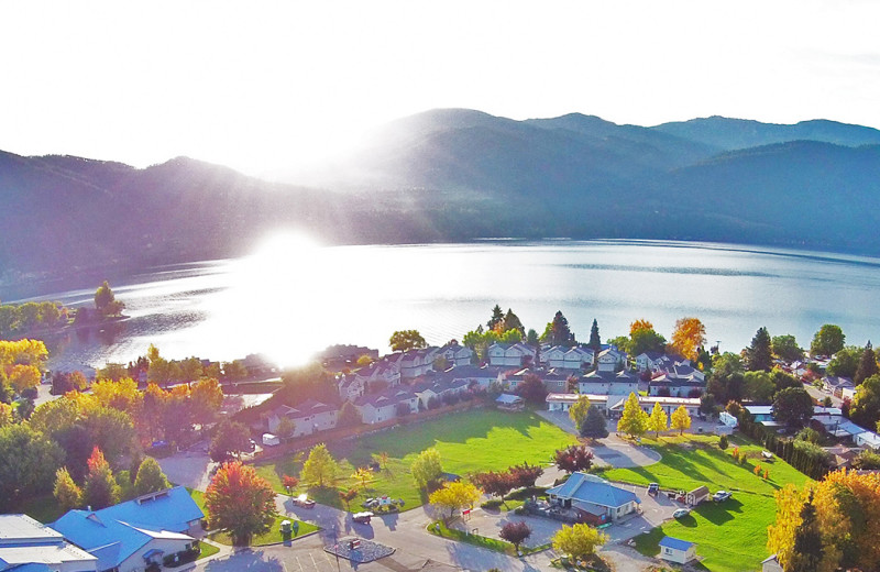 Aerial view of Mountain View Lodge.