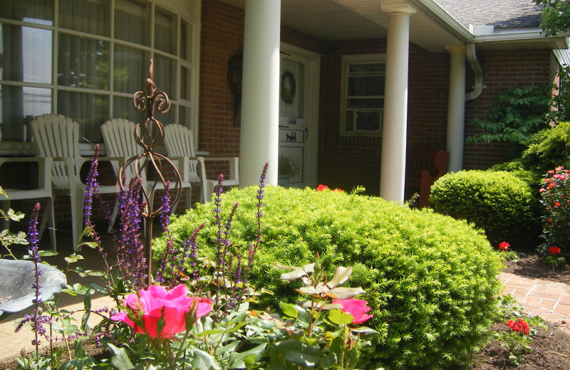 Exterior view of Leamans Country Lodge.