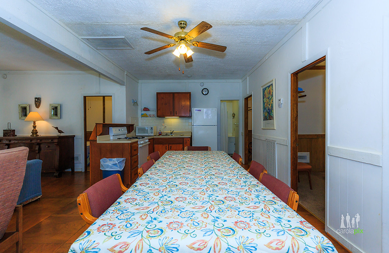 Cabin dining room at Kon Tiki Resort.