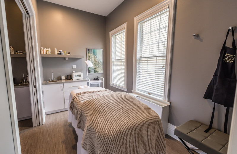 Spa massage table at Idlewyld Inn.