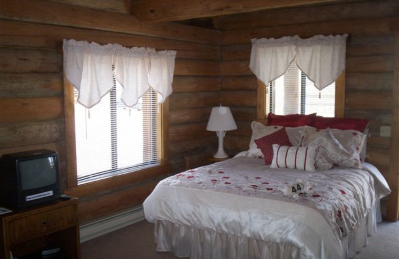 Guest bed room at Triangle C Ranch Log Cabins.