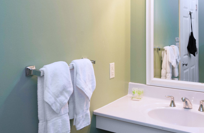 Guest bathroom at White Rose Inn.