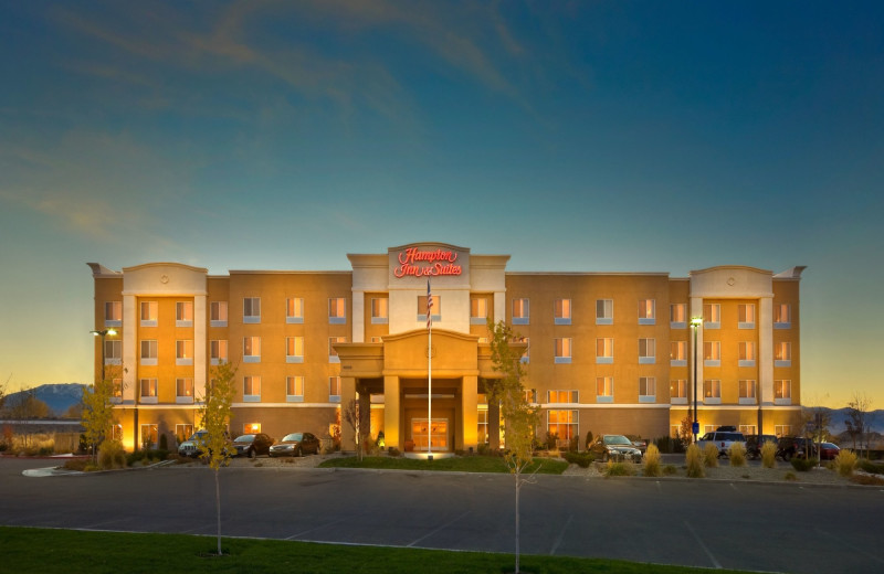 Exterior view of Hampton Inn 