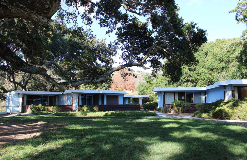 Exterior view of Blue Sky Lodge.