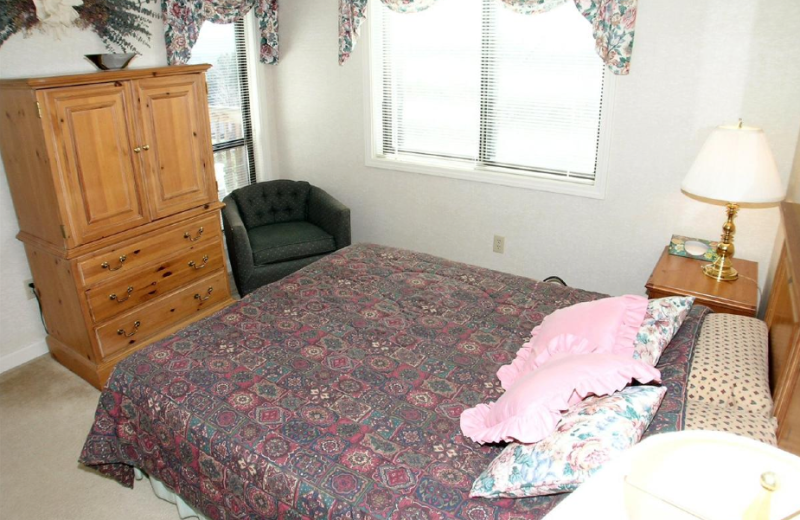 Vacation rental bedroom at Beaver Ridge and Northpoint.