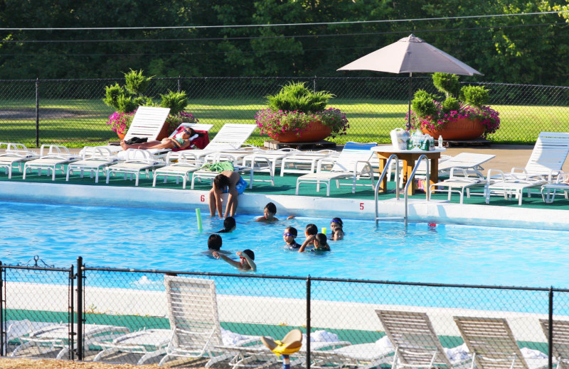 Outdoor pool at Honor's Haven Retreat & Conference.