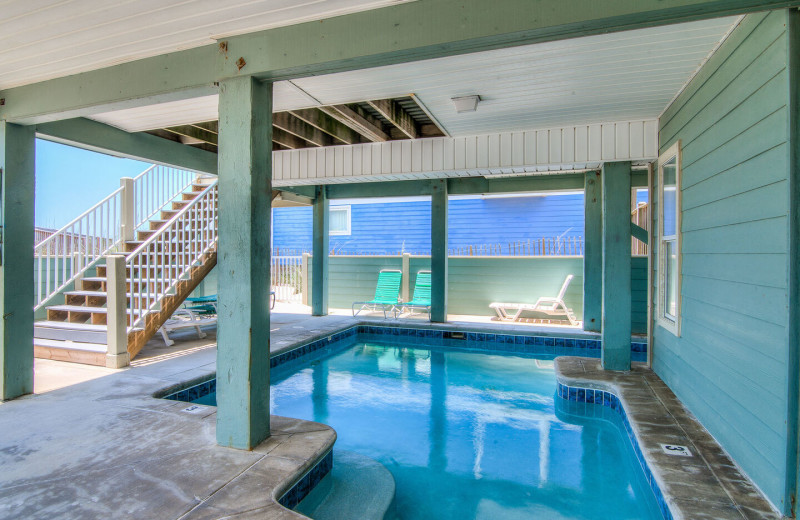 Rental outdoor pool at Sunset Properties.