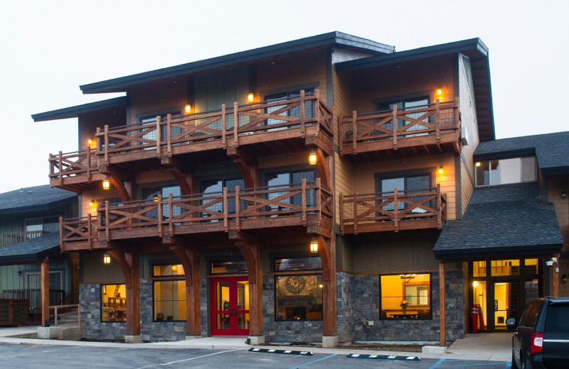 Exterior view of Stoneridge Resort.