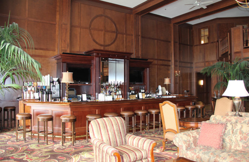 Bar at The Osthoff Resort.