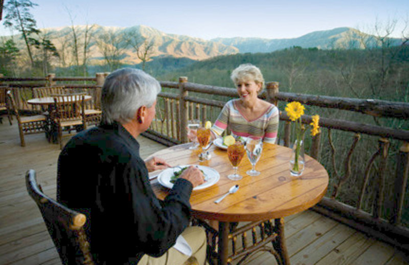Dining Mountainside at The Lodge at Buckberry Creek