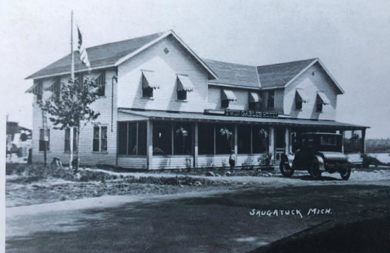 1905 photo of The Hotel Saugatuck.