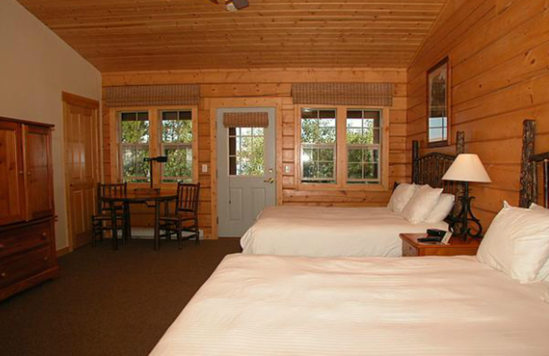 Two Queen Room at Lakeside Lodge