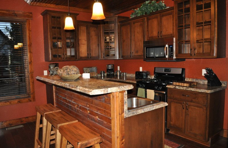 Cabin kitchen at Deadwood Connections.