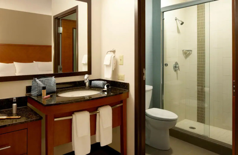 Guest bathroom at Hyatt Place Chicago/Lombard/Oak Brook.