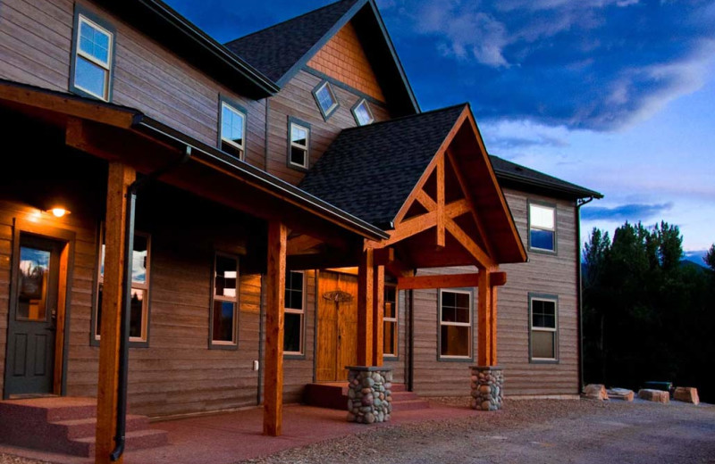 Exterior view of Missoula River Lodge.