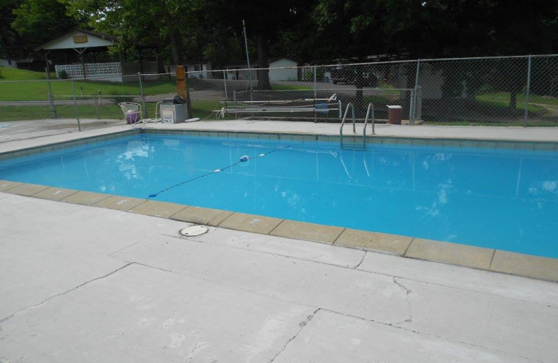 Outdoor pool at Lakeland Resort.