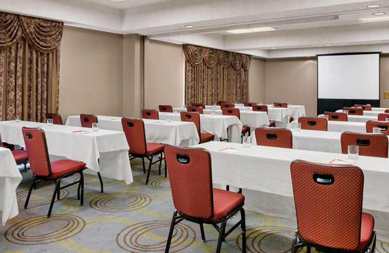 Meeting Room at Crowne Plaza Columbus North - Worthington