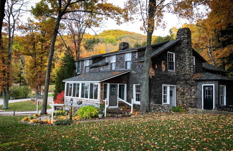 Exterior view of Chimney Corners Resort.