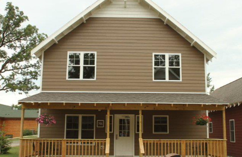 Exterior view of cottage at Arrowwood Resort.